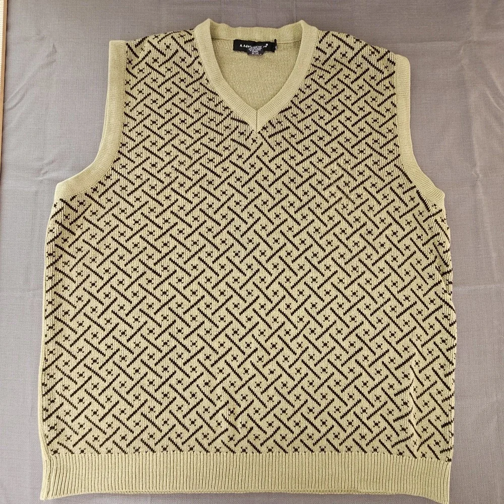 A. Adams & Spire v-neck sweater vest tan/black Size LG